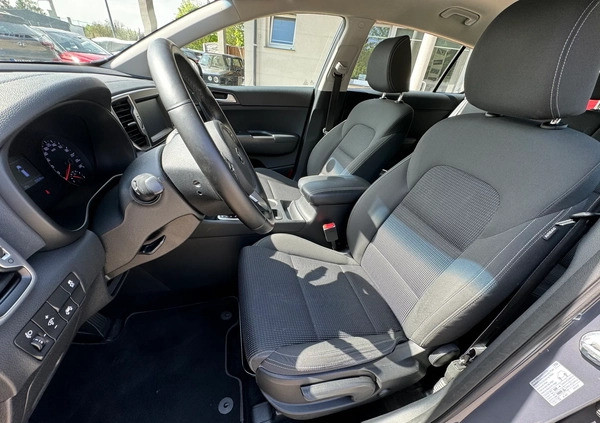 Kia Sportage cena 65777 przebieg: 158000, rok produkcji 2016 z Nysa małe 667